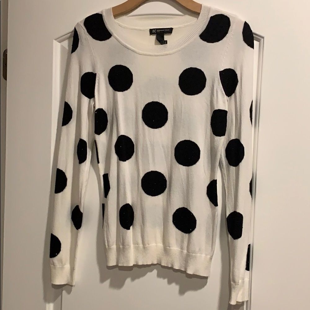 🎉1 hr sale 🎉black & white sweater